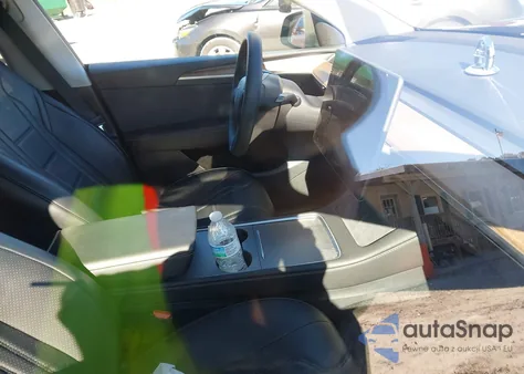 2023 Tesla Model Y Performance Dual Motor All-Wheel Drive z USA, uszkodzony, nr VIN 7SAYGDEFXPF942896